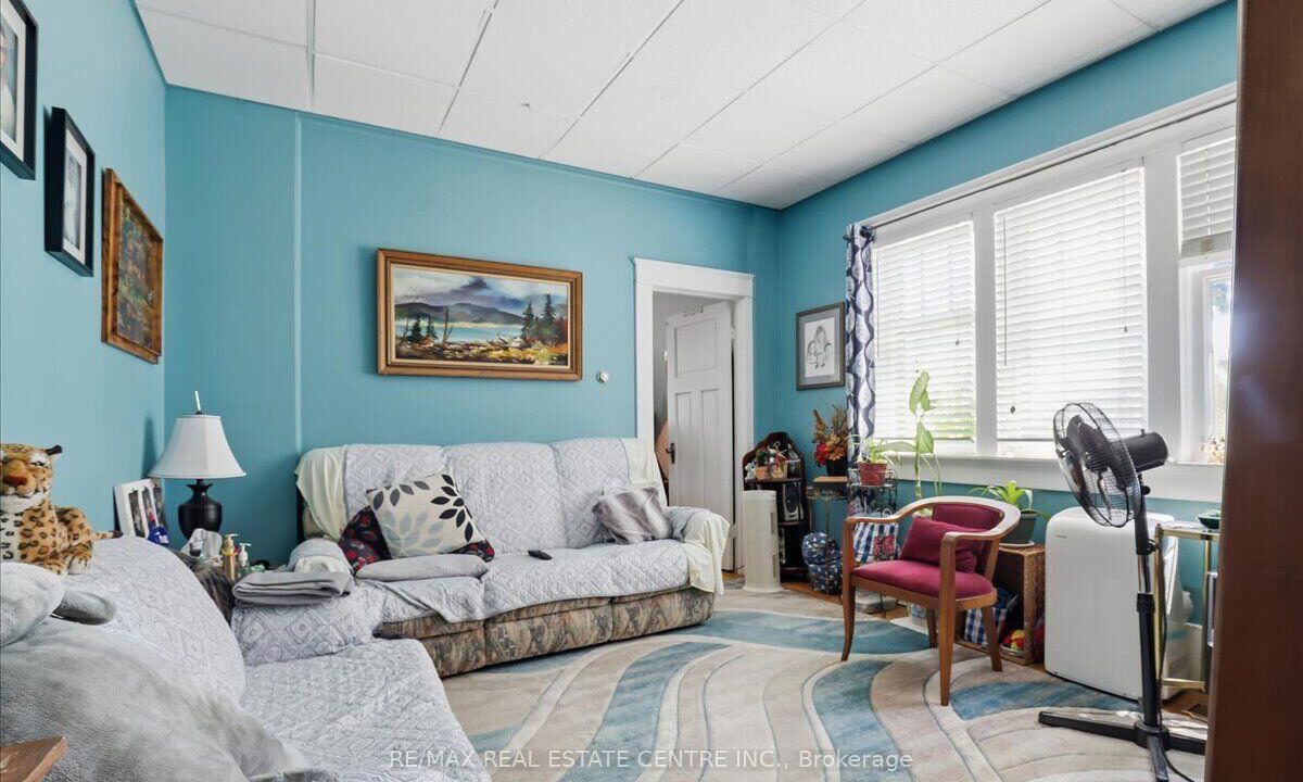 84227ccf-d621-4316-bb4f-44ef0ffa004e-l.jpeg