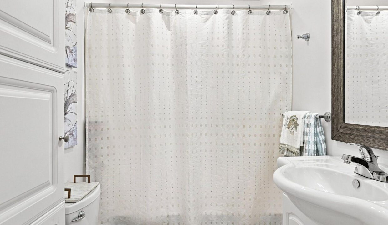 864b6d76-5724-43e4-bc0d-c0635ba149e0-l.jpeg