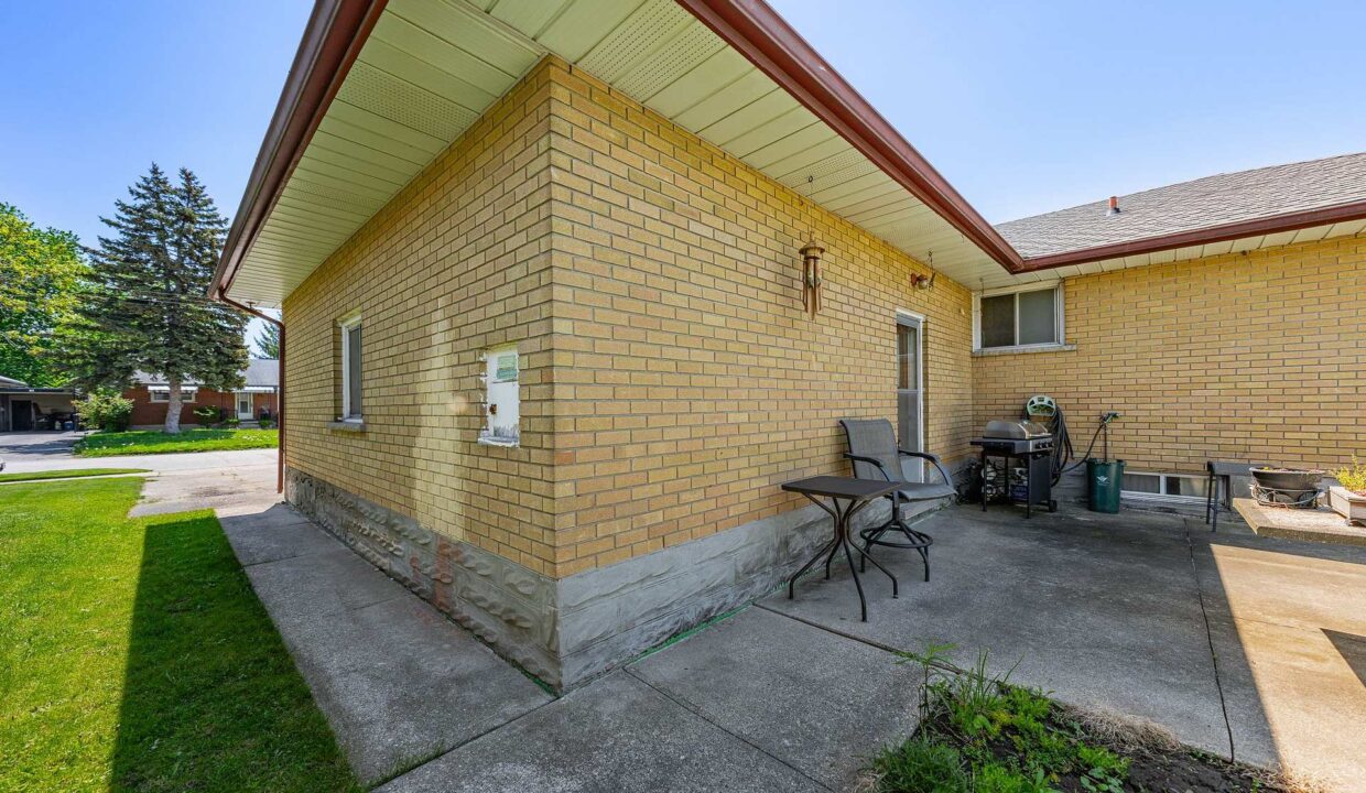 8aedc376-f217-439d-a4bd-b9f6eb349cc5-l.jpeg