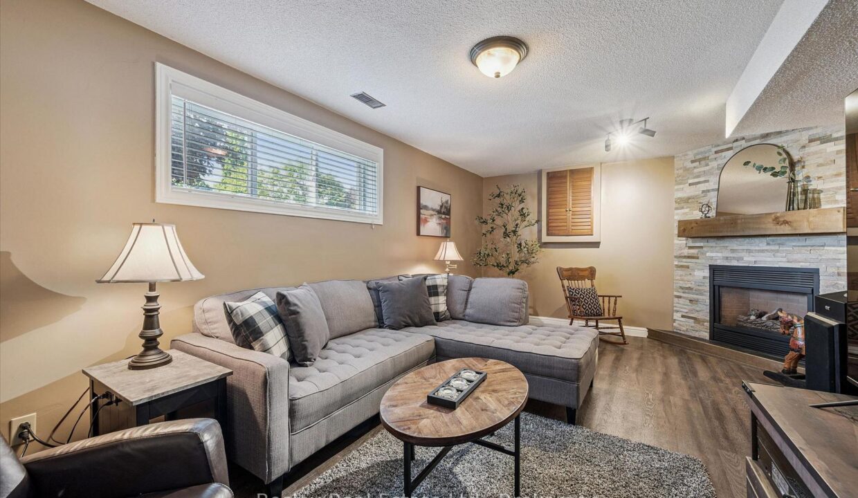 8b723995-9f55-448a-b3ac-60edfa8b8d4d-l.jpeg