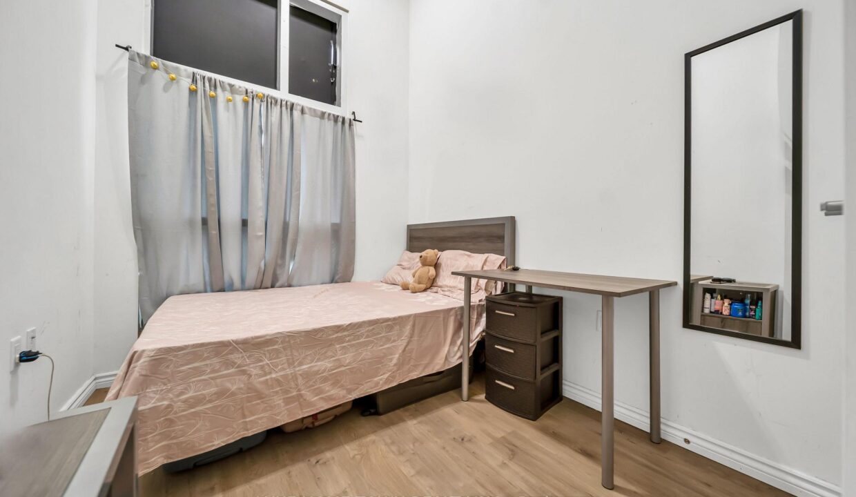 8b7e54ed-1fde-4bd7-b434-a560e35a8921-l.jpeg