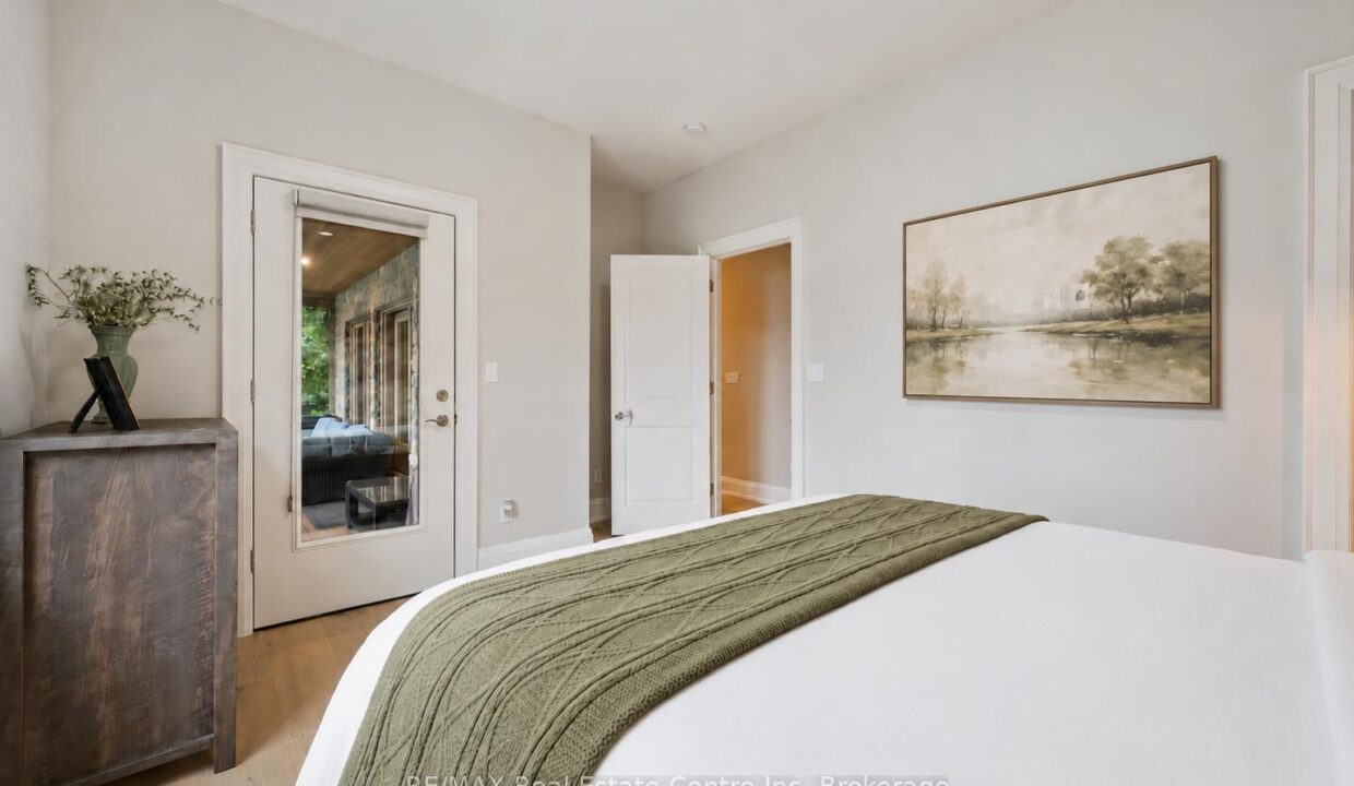 8c995a59-dc83-48d7-8cd4-9492d6cabb79-l.jpeg