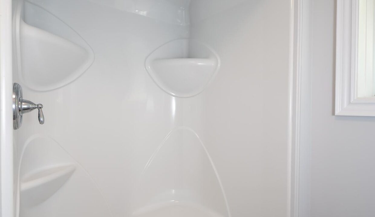8e380023-e04a-4f70-8141-568eb4d3cee6-l.jpeg