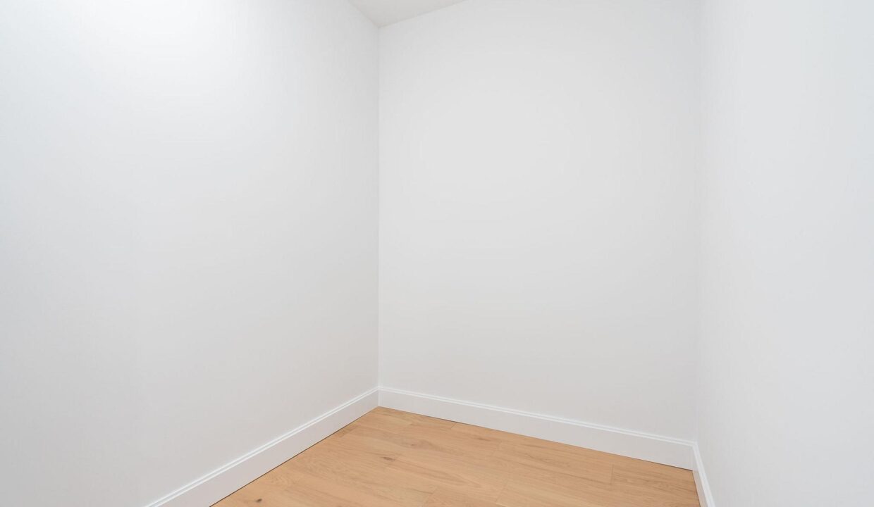 8f045056-9910-4451-87ac-fbce450c0dd5-l.jpeg