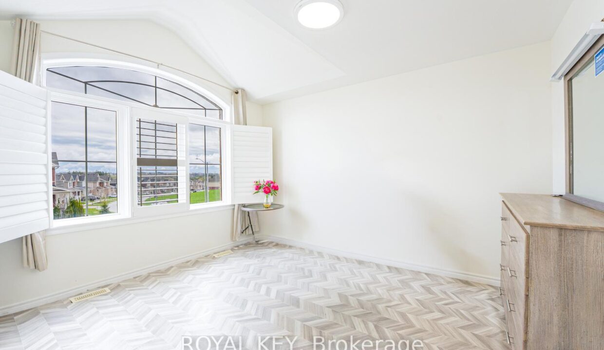 8f6112f8-42be-4608-bed8-01636e57629a-l.jpeg
