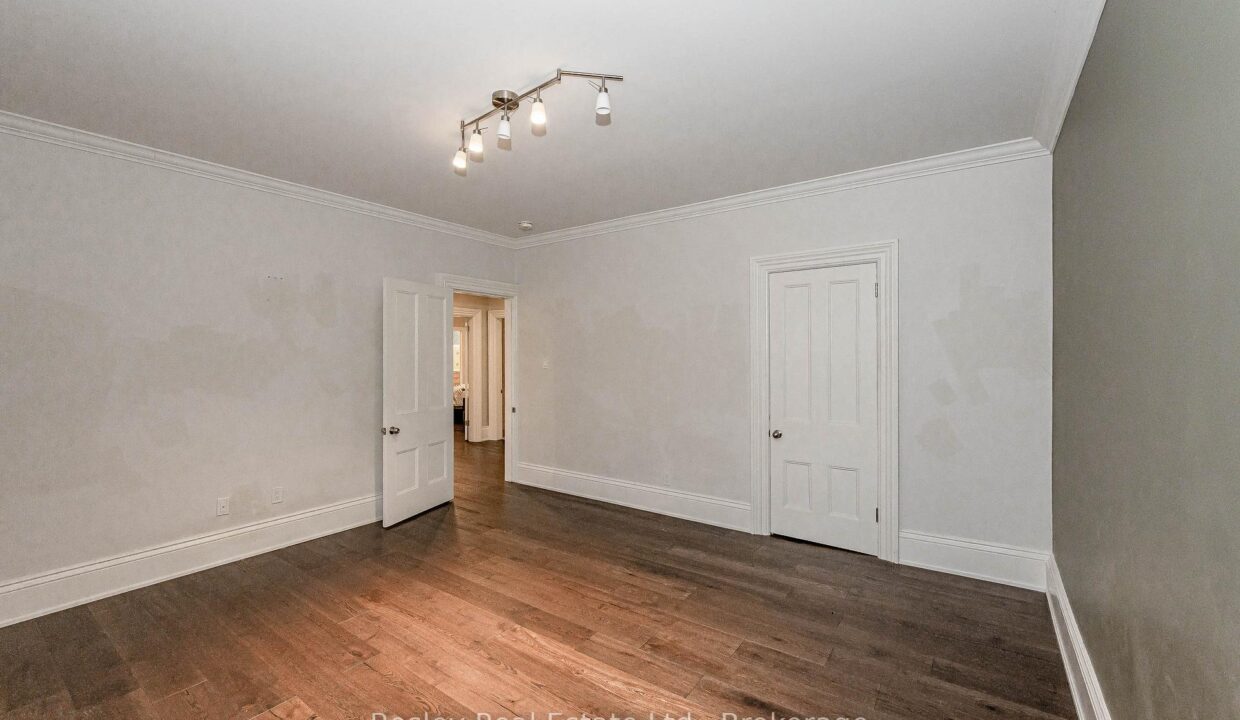 8f8fd137-5c1e-4adb-bc7e-497826a12dfc-l.jpeg