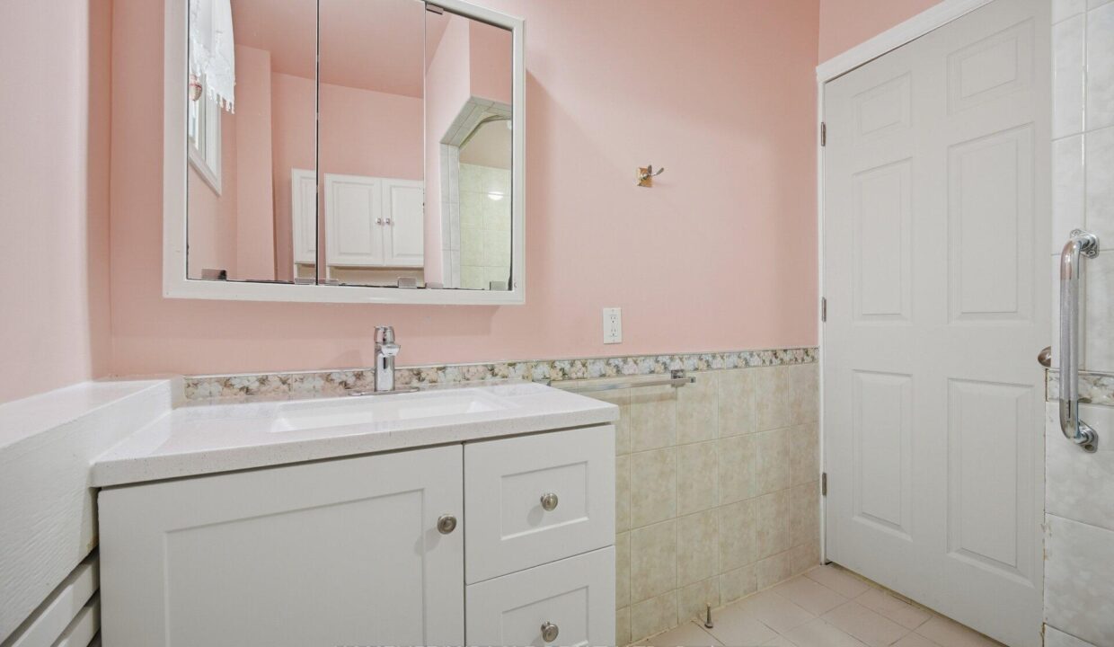 9166e2dc-d21e-412d-a674-d86d98d093a4-l.jpeg