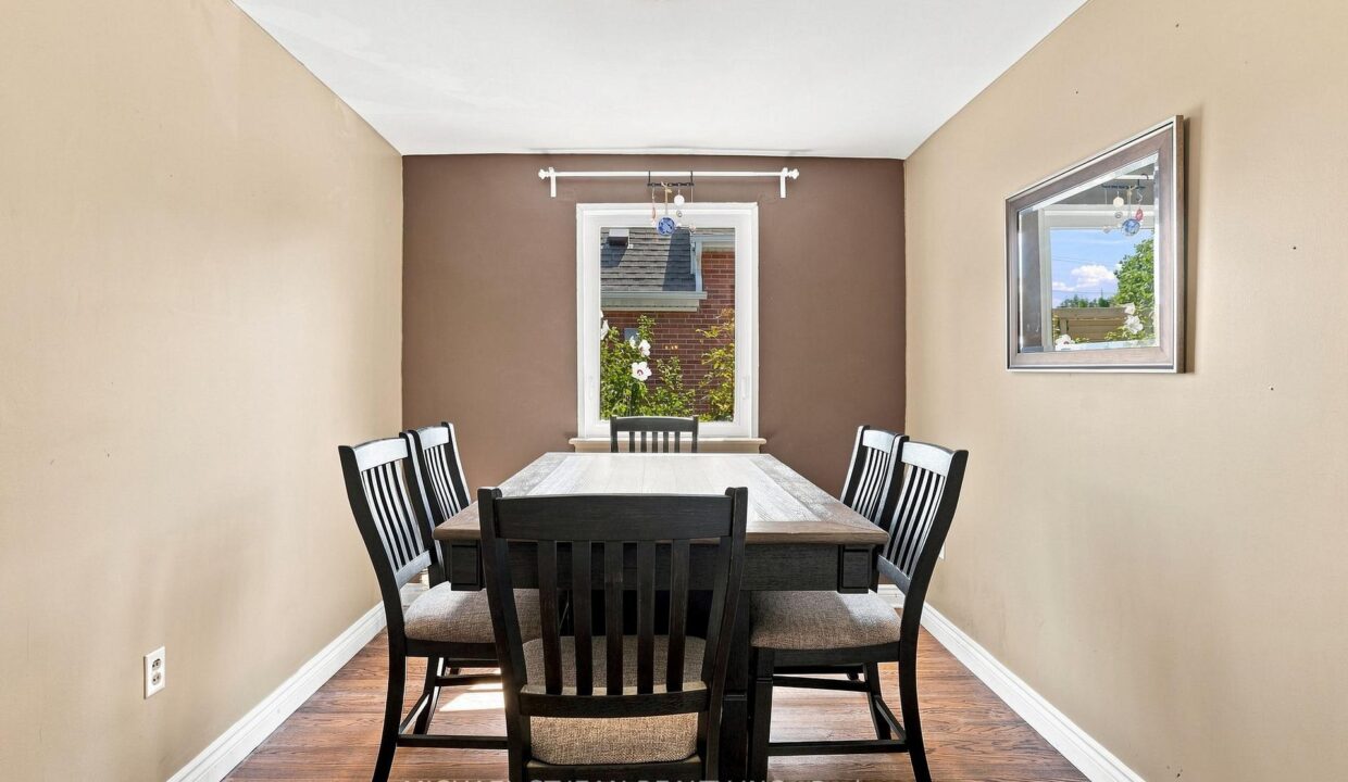 946d1343-9bab-42ac-bdca-a7ddbe6d03bd-l.jpeg