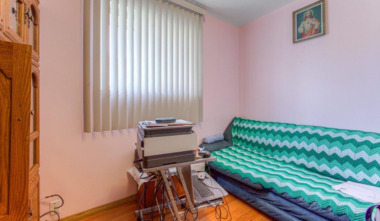 9916eec7-6b5b-482a-9e72-7245a00483a6-l.jpeg