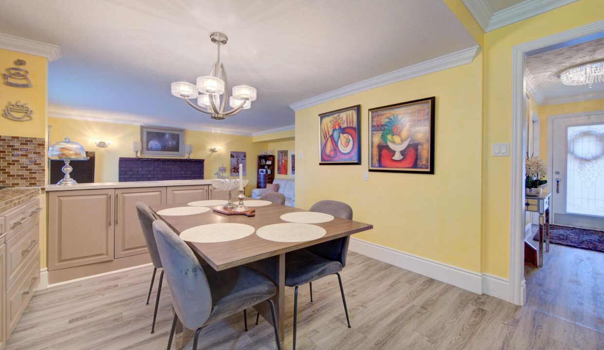 9a79e521-179d-400e-83fd-7b24fdab0e92-l.jpeg