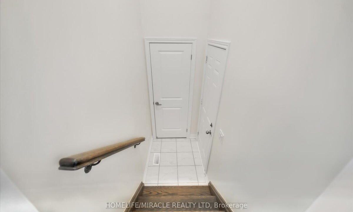 9d1e731b-1d73-4f9d-84e6-2544e0dbec17-l.jpeg