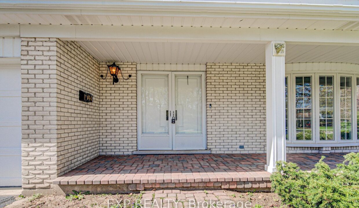9d861d22-efd0-4411-b3ac-f8b68175bf39-l.jpeg