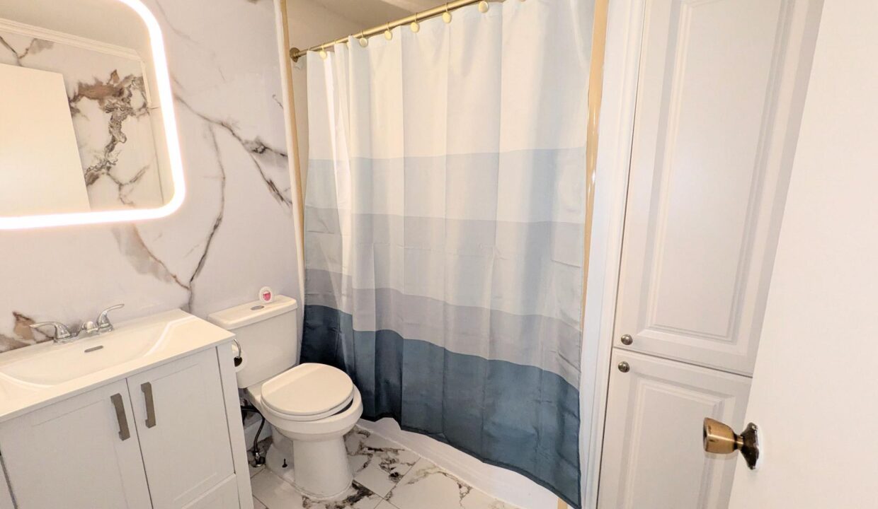 9f65758d-f6c9-4eea-a17a-e7917219a129-l.jpeg