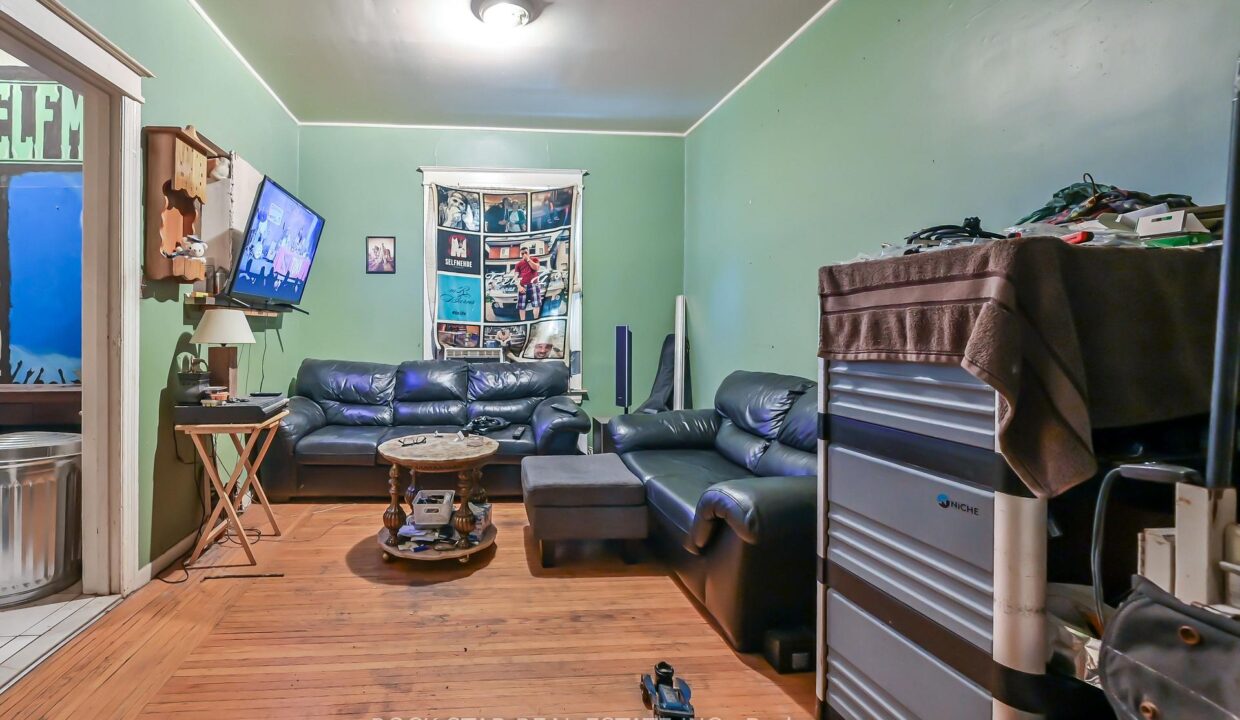 a07923a9-f065-4650-9258-0e3651389054-l.jpeg