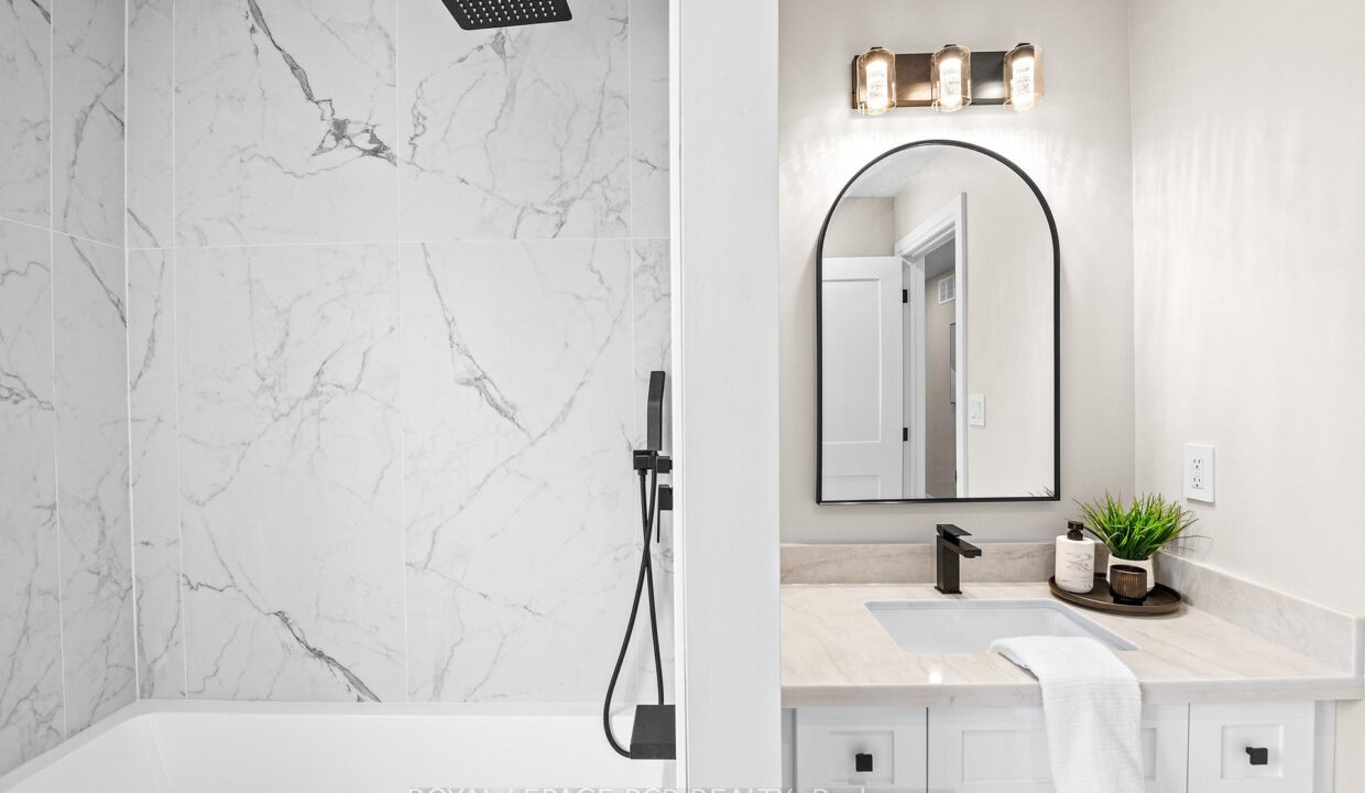 a1abdb97-4800-42af-9aa3-45bc4d8b87ee-l.jpeg