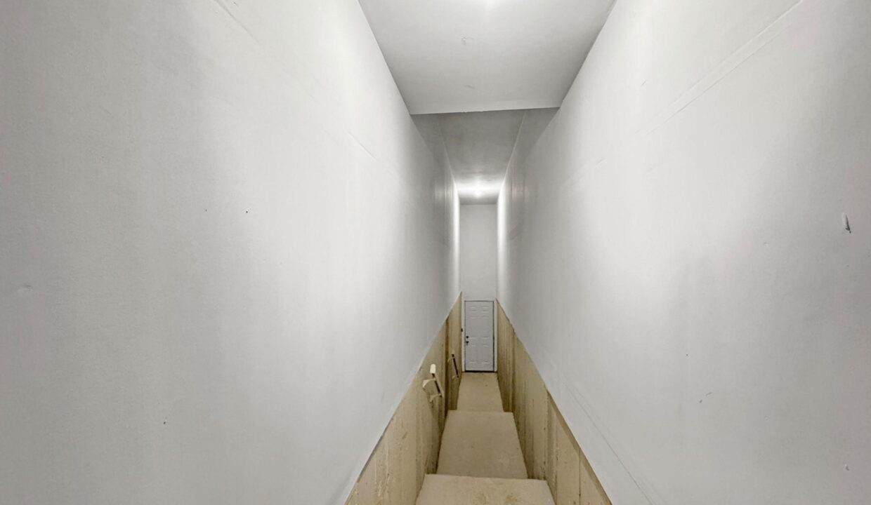 a5ab739a-c3c8-46ae-8108-889ceea0d164-l.jpeg