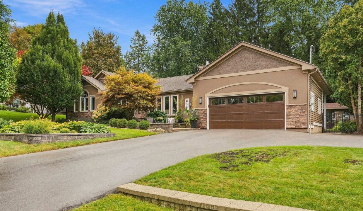 a634c93e-b4f8-4dbd-946e-d0f75a40ef83-l.jpeg