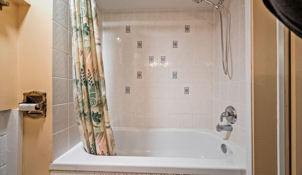 a976329e-58a6-4b33-8328-99b70c6c9216-l.jpeg