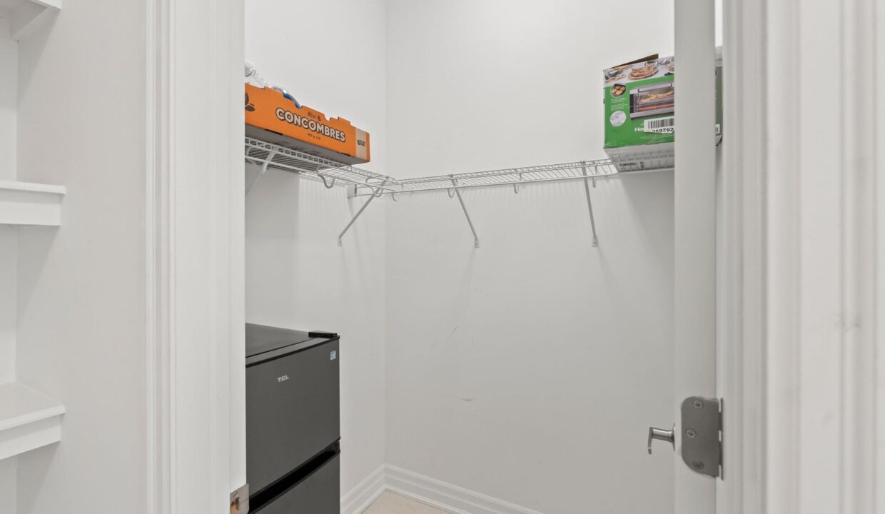 ab00d3cc-8ffe-4d23-a460-cf434a887533-l.jpeg