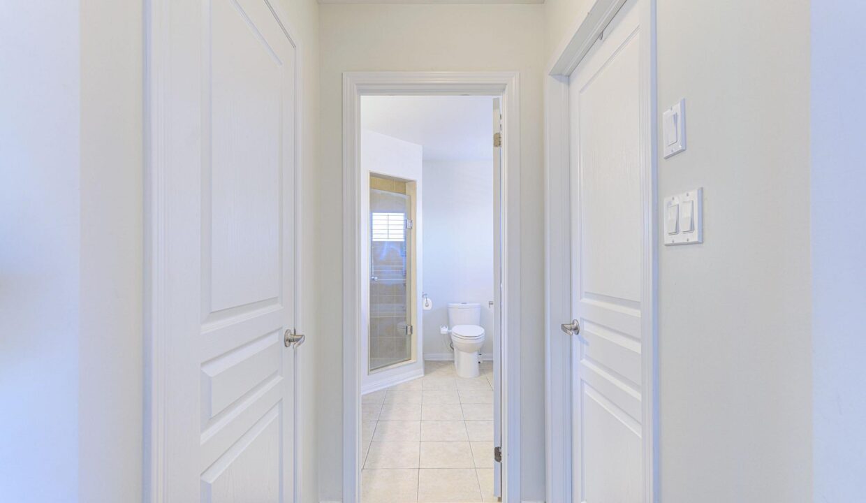 ab0658d6-0f69-41c1-b85f-5d1adce2a2e6-l.jpeg