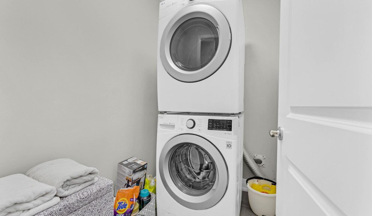 ab185d28-30e2-4382-aba1-a2305c2f12df-l.jpeg