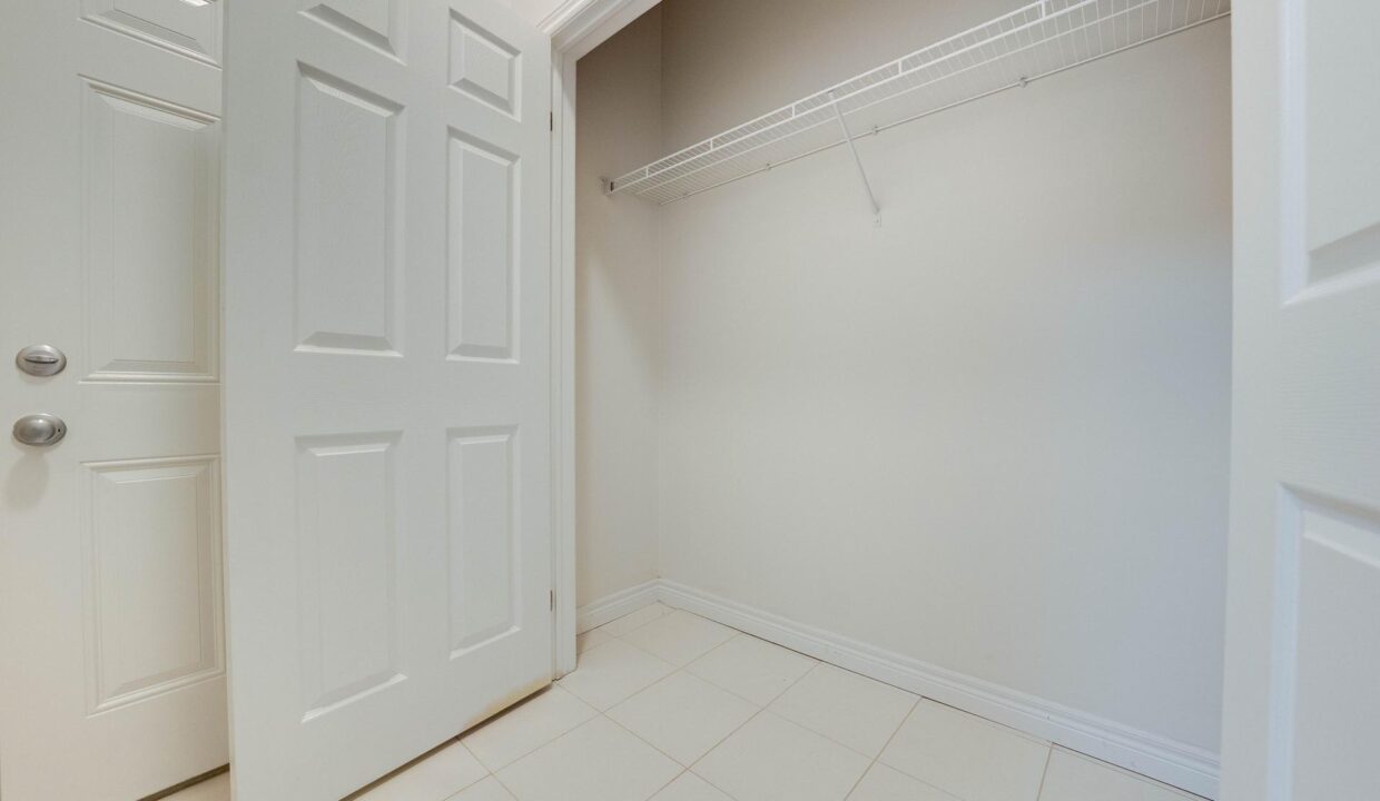 ab66bfbe-0163-44d2-a5d0-aa584f93a6d7-l.jpeg