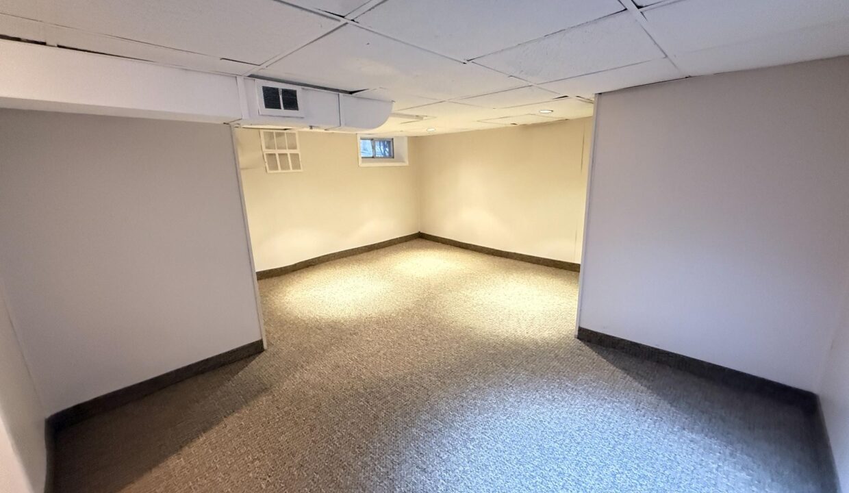 ad375632-ab66-4f30-a8b6-e17443e32ea1-l.jpeg