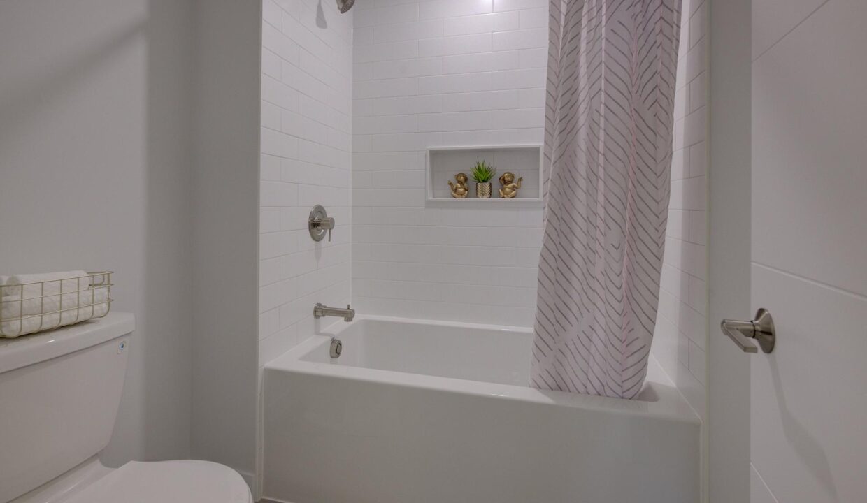 b0eb9719-5bcc-4dd3-ac60-d5ef79f29a83-l.jpeg