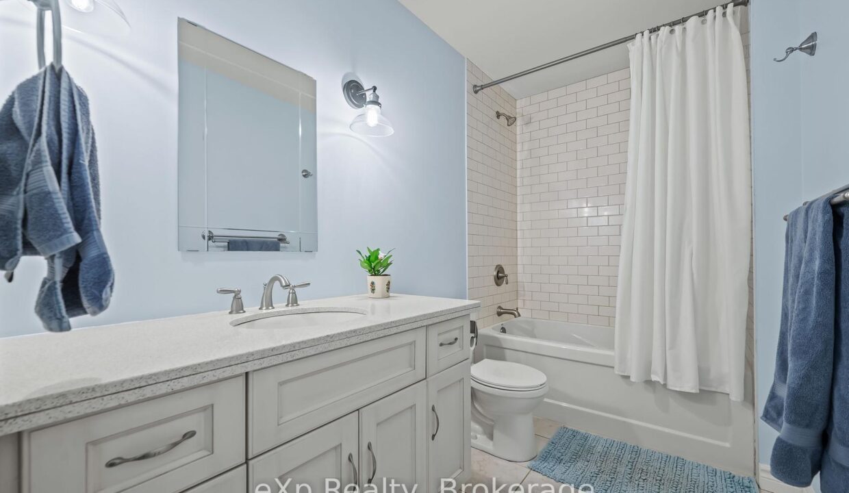 b5dae770-26cd-44ed-b6dc-63378023ea87-l.jpeg