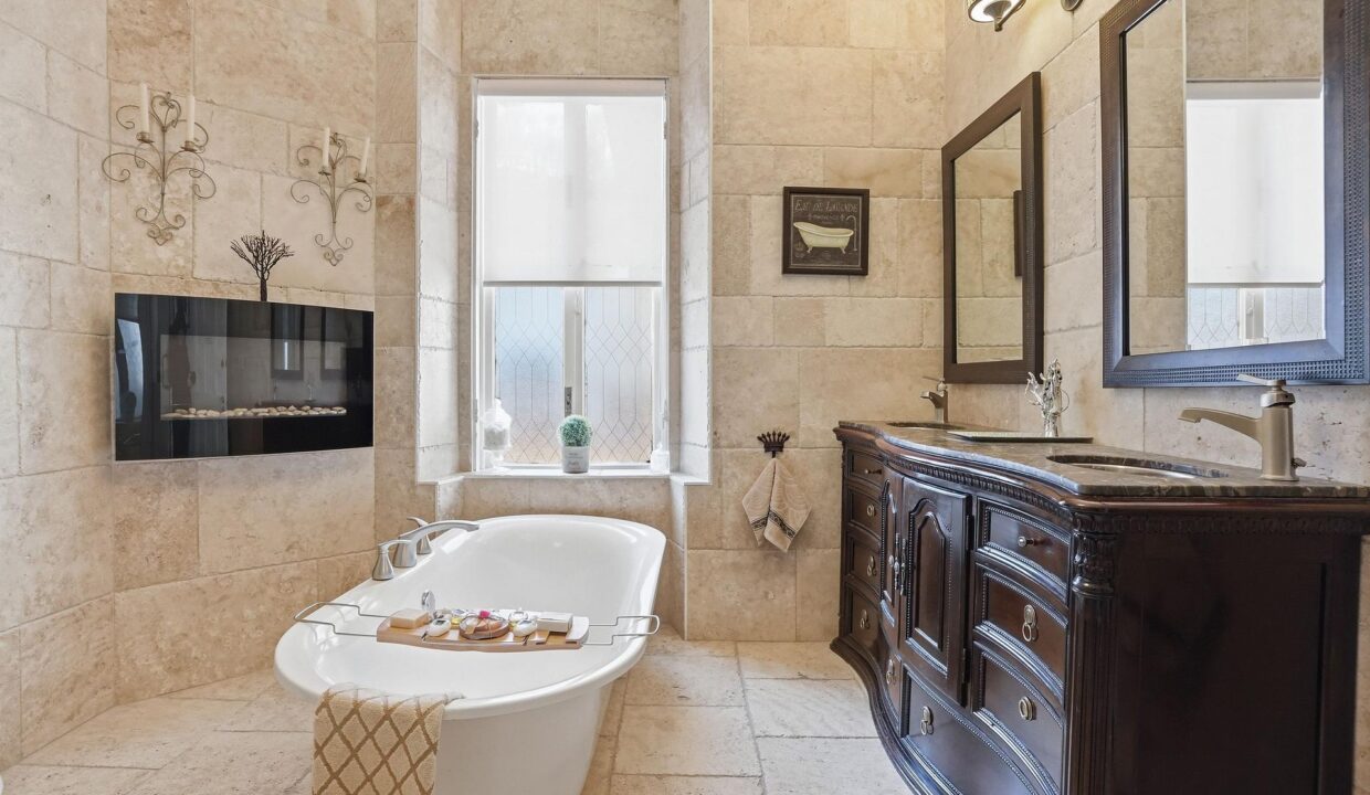 b872059a-5bfc-4709-81f3-cb2d817a6f67-l.jpeg