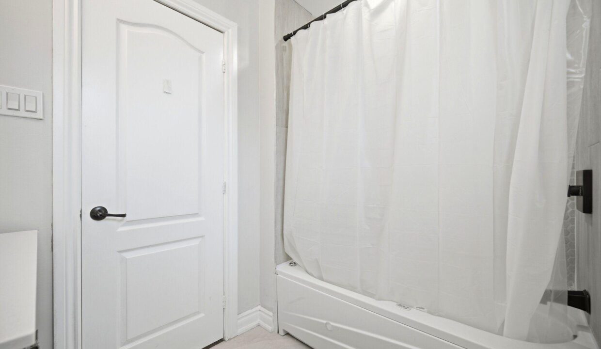 b8ead119-2219-488b-a6a7-e65ce67f0489-l.jpeg