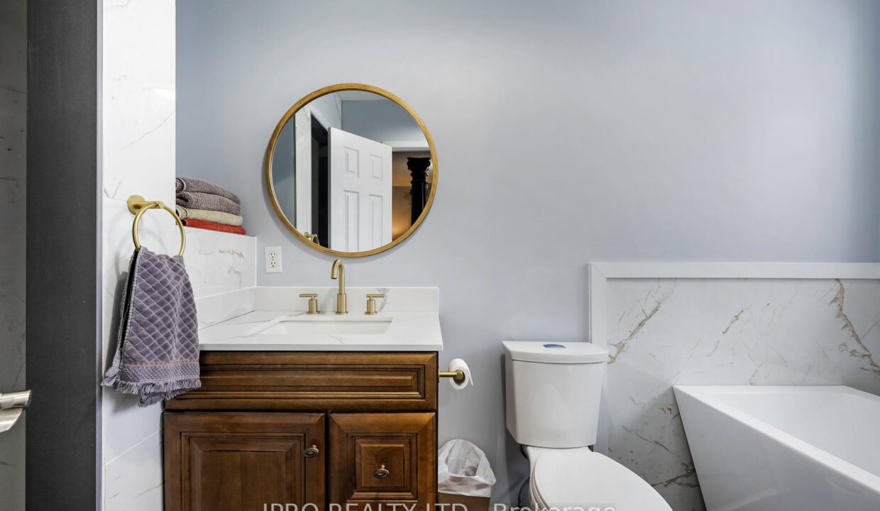 b9ec1ab6-9042-460a-9fd2-8f8a70a6b3a5-l.jpeg