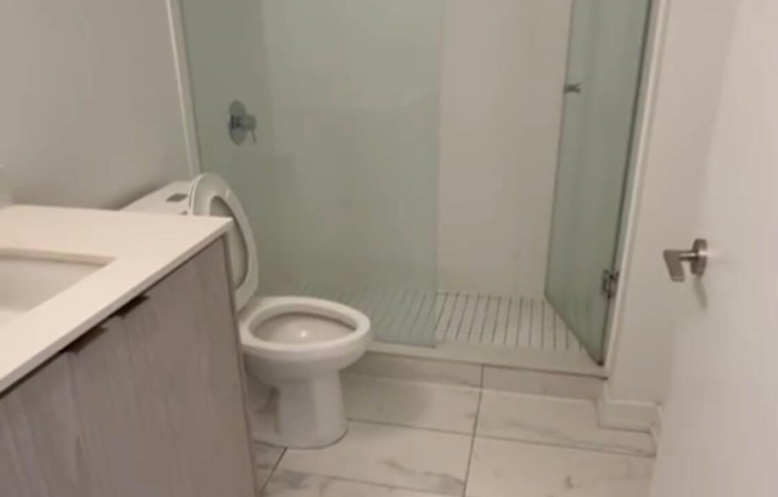 ba00131e-9f6c-46e6-b6c0-3c83915ca842-l.jpeg