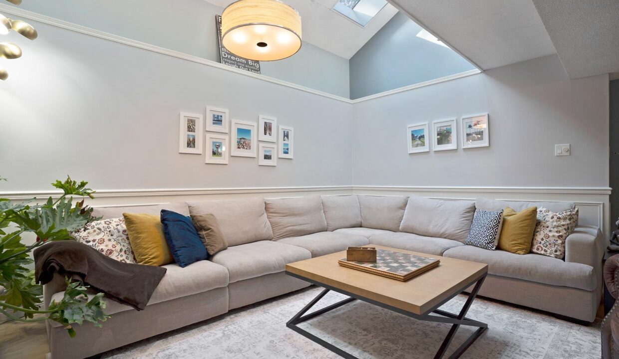 bcb1917f-ef96-48c9-bd2e-4317e5c8844c-l.jpeg