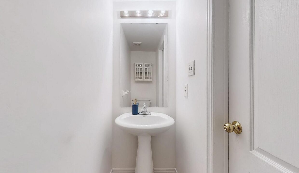 bdca47dc-bc37-4b53-bed1-e1114ce36b28-l.jpeg