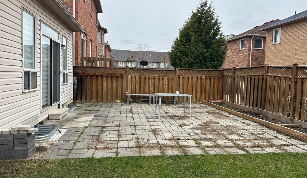 c0794814-1813-4887-8f2c-2a3c63ea5d1c-l.jpeg
