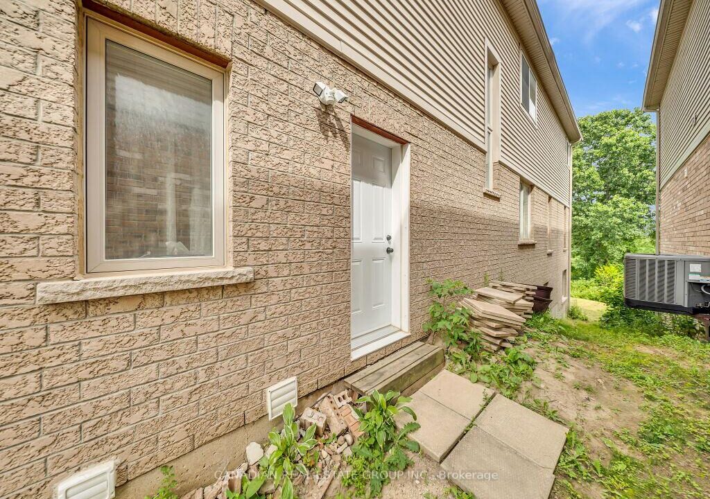 c208a8f6-7b54-4c16-b812-0154d40b118d-l.jpeg