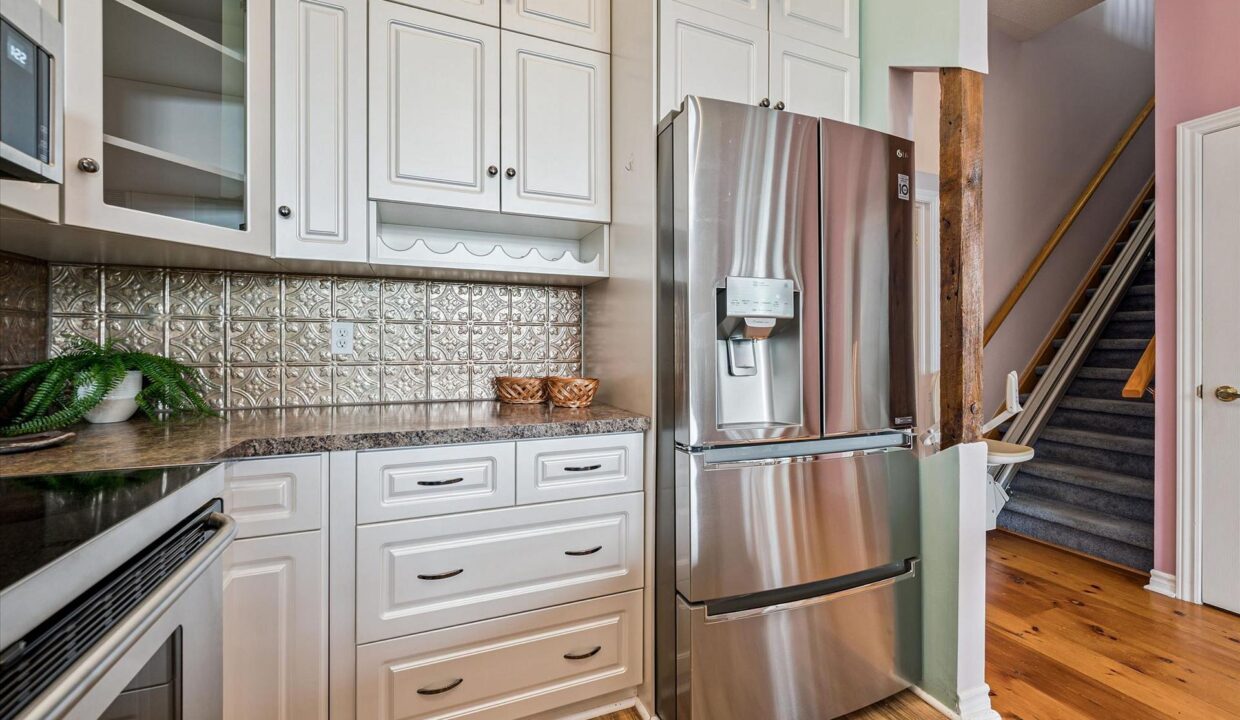 c3307a3f-1989-4077-a5d8-139785586ec3-l.jpeg