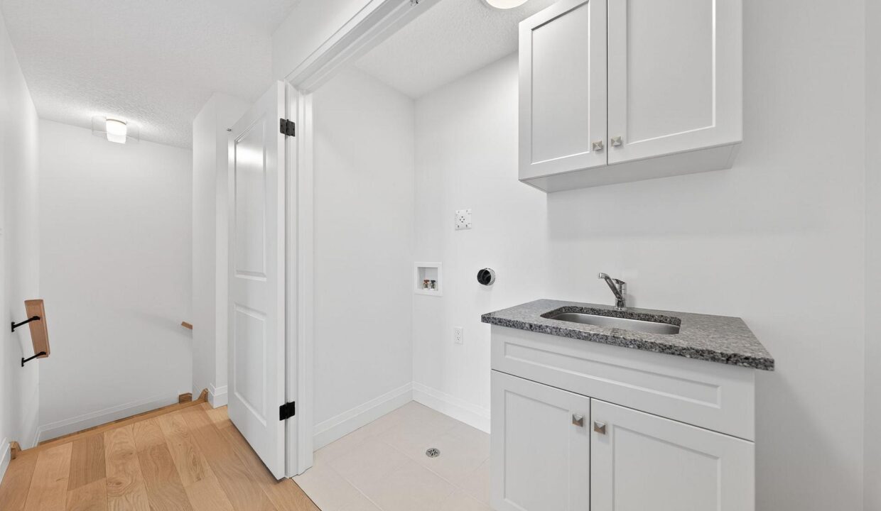 cc700a81-213f-40ca-9018-af09c75b62a8-l.jpeg