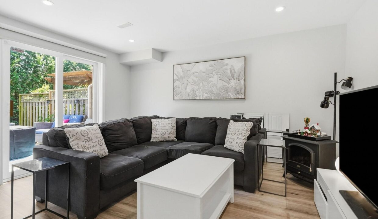 d61e3742-ec5f-42cb-84b6-c9a5220a5610-l.jpeg