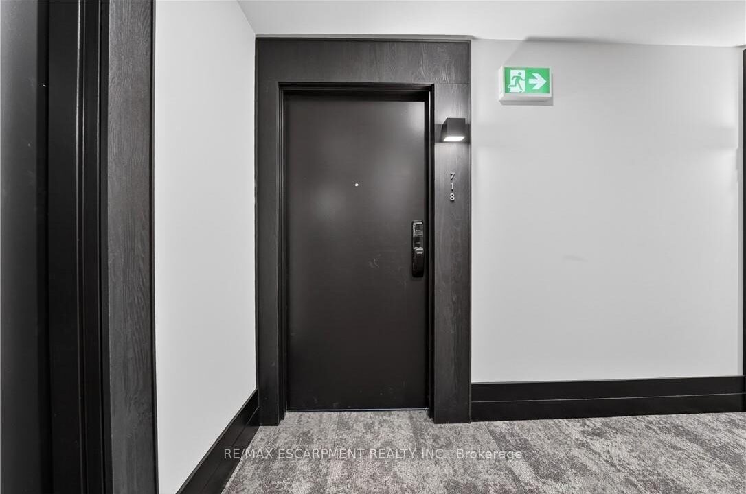 d71f67d3-304b-42a7-889f-9b5d3a293f79-l.jpeg