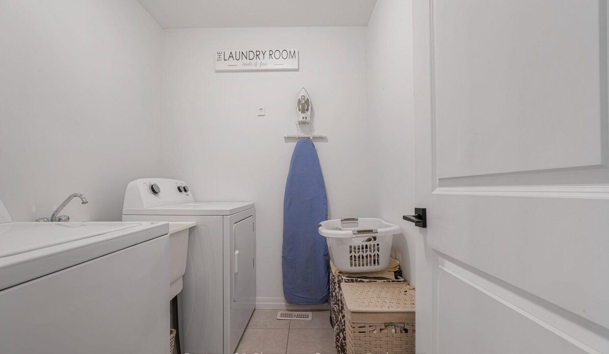 d94e6277-66e9-42ba-8b2e-f6327a8c1fe1-l.jpeg