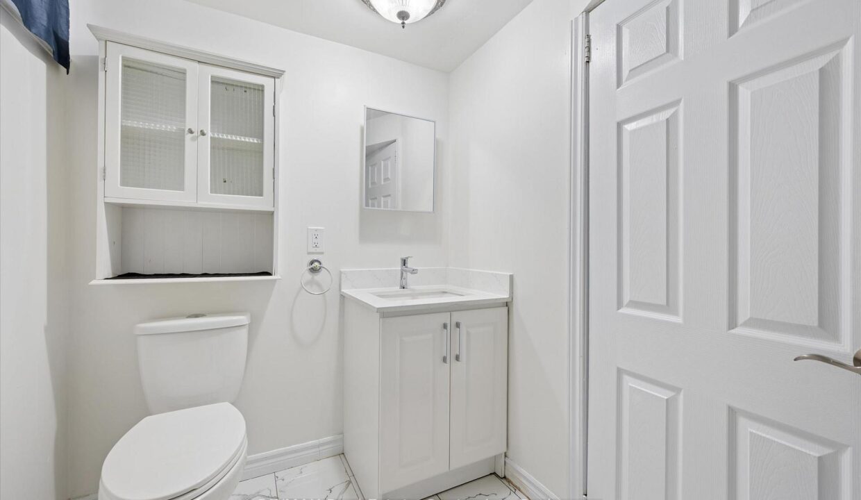 d977917d-f189-4f88-a47b-49a31f27e767-l.jpeg