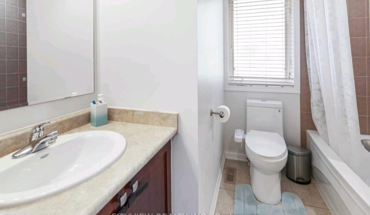 da5550b6-9bde-4027-913d-c31b0de8a53d-l.jpeg