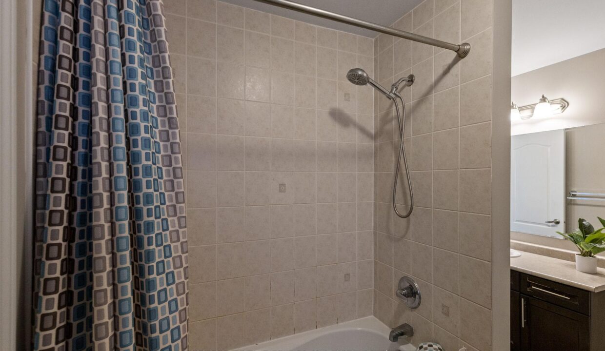 da81aeb6-c1f9-468f-963c-979541c34c1a-l.jpeg