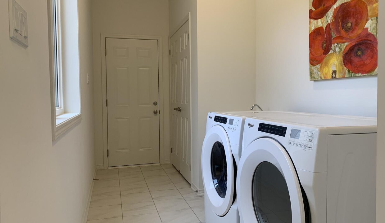 dba8360f-aaaf-4845-8ea4-fe0b1b1d6727-l.jpeg