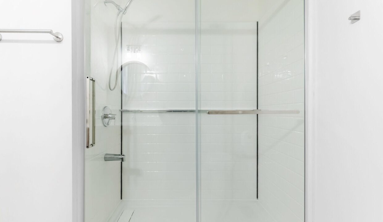 dd048b3e-e821-4f4e-8dbb-c7a24495aad2-l.jpeg