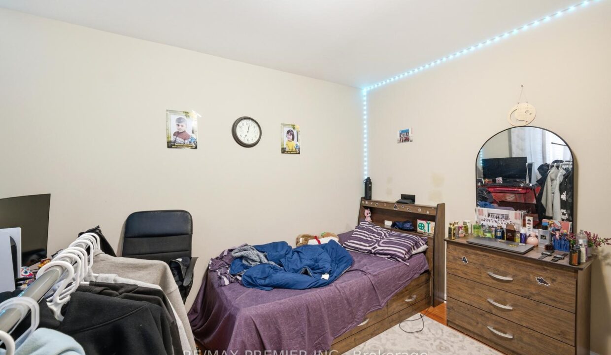 e81fe6ad-a844-4963-851f-db6686ab1593-l.jpeg
