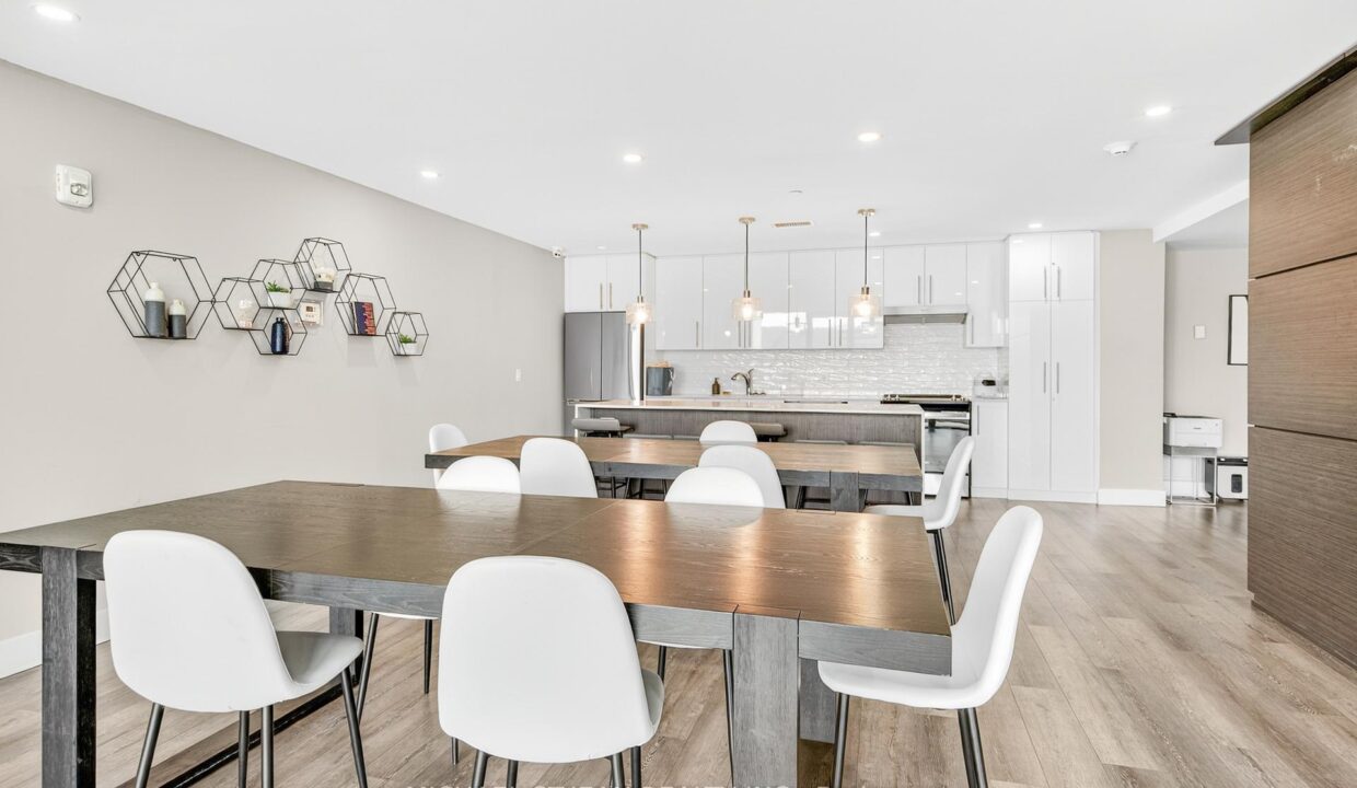 e997876f-639a-4ff1-9594-658188dd428d-l.jpeg