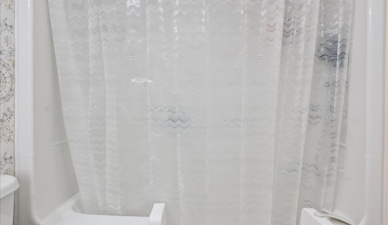 ea987671-e5fd-4199-aaea-4e9141262d51-l.jpeg